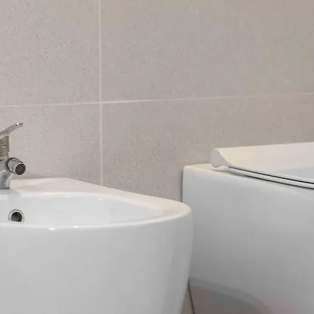 • 1 Bdr • 3 Letti • 1 Bagno • Wi-fi