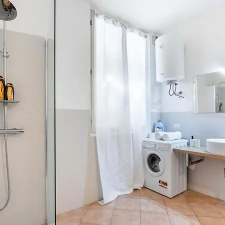 • 1 Bdr • 3 Letti • 1 Bagno • Wi-fi ミラノ