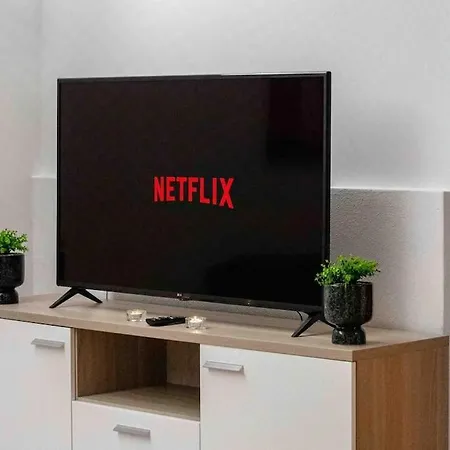 • 1 Bdr • 3 Letti • 1 Bagno • Wi-fi アパート